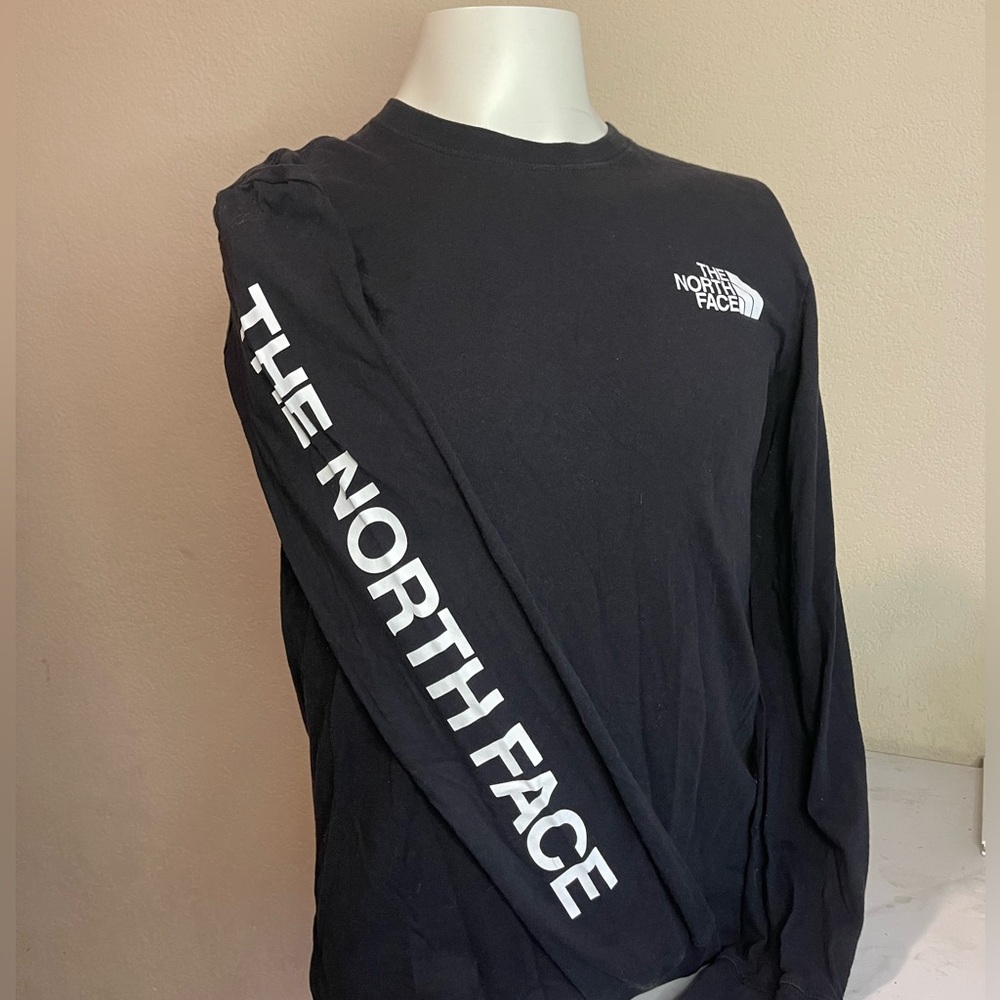 The North Face Black Long Sleeve Tee for Versatile Comfort